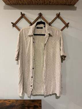 Axis LA Men's 100% Silk Short Sleeve Geometric Print Button Up Shirt